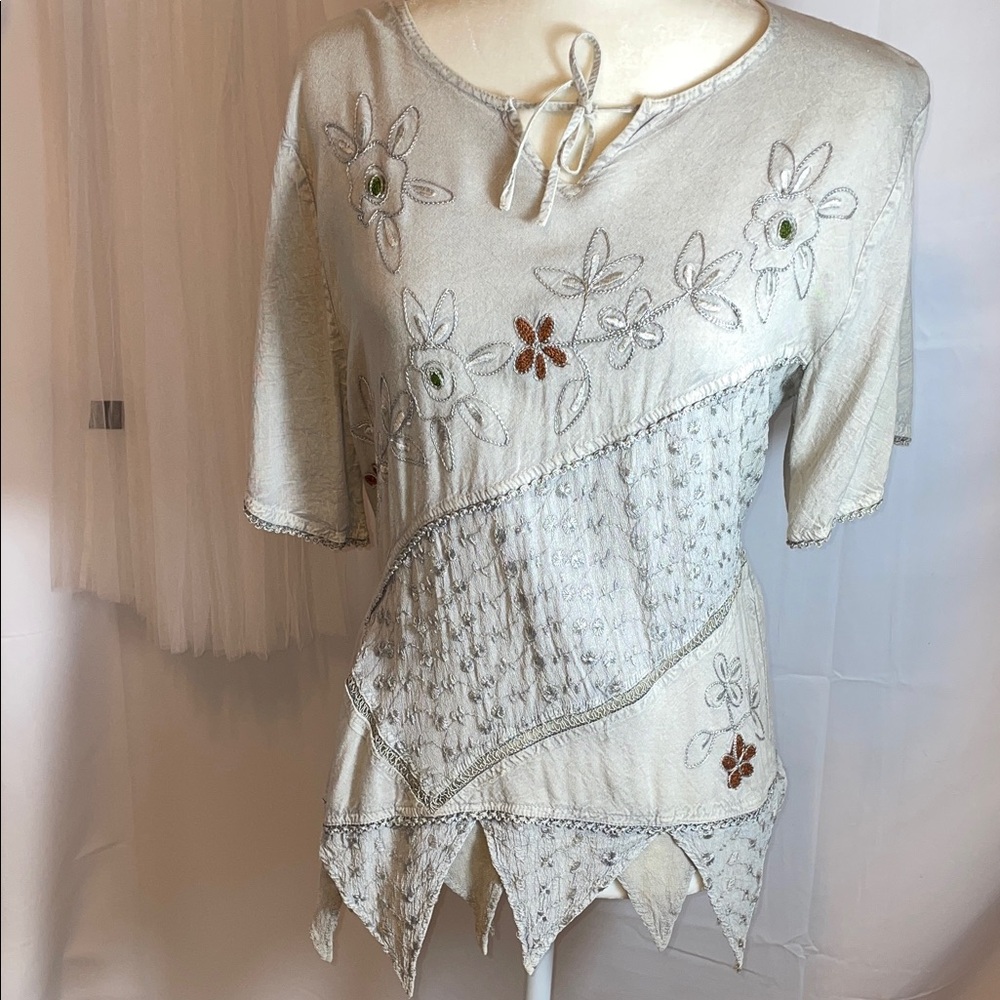 Chic Cream Floral Embroidered Blouse